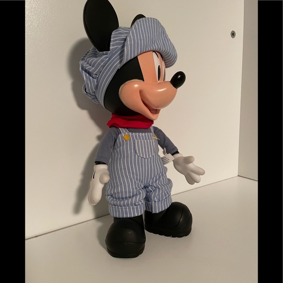 Train Conductor Mickey Mouse - Picture 2 of 6